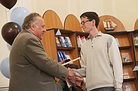 На вручении Премии имени В.П. Крапивина. Награждение лауреатов. Роман Федин